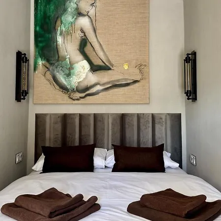 Garden - The Garage *