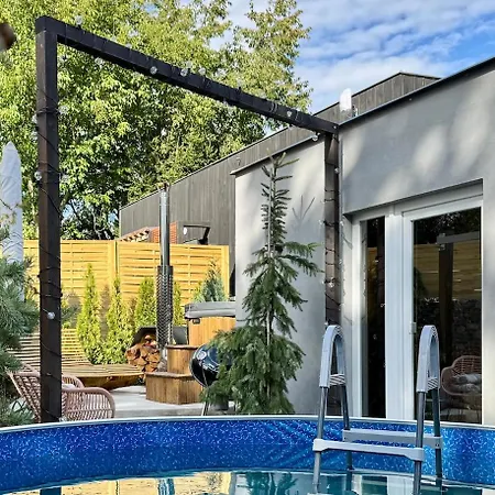 Garden - The Garage Drahobudice