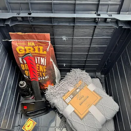 Garden - The Garage Semesterbostad *