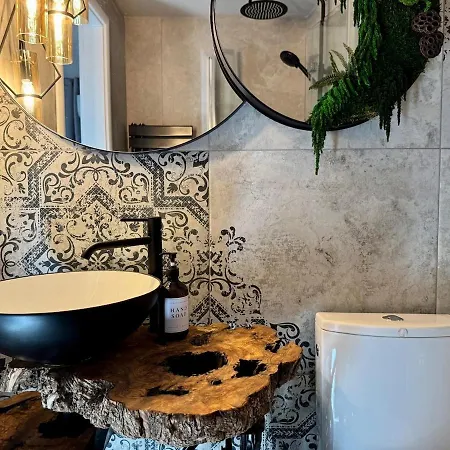 Semesterbostad Garden - The Garage *